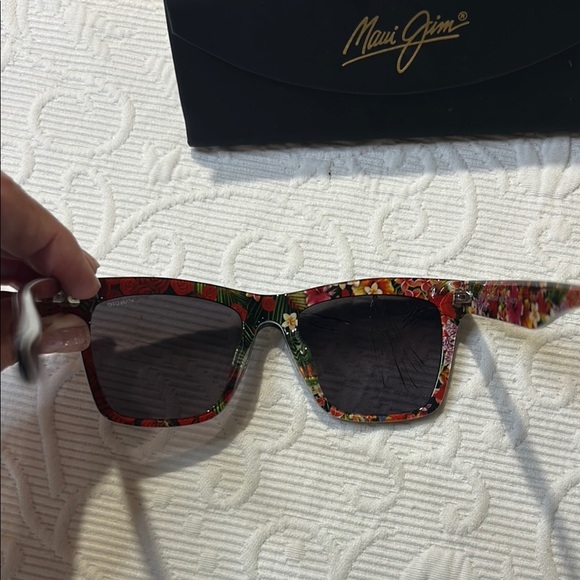 Maui Jim Manchester United Double mirrored Matchday Polarized Sunglasses. FLAW - Picture 5 of 16